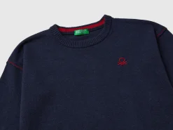 Crew neck sweater with embroidery