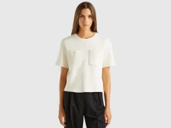 Crew neck t-shirt with pockets