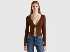 Cropped cardigan with laces