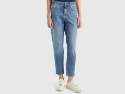 Cropped high-waisted jeans