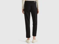 Cropped high-waisted jeans