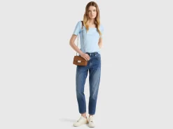 Cropped high-waisted jeans