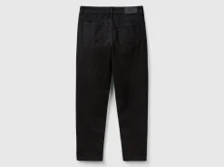 Cropped high-waisted jeans
