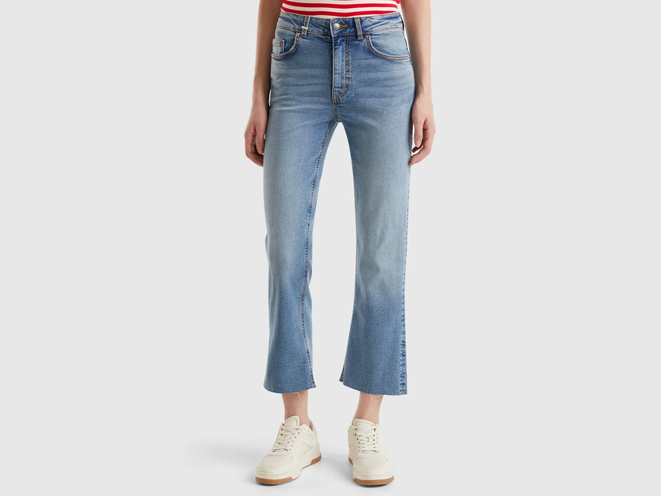Cropped jeans in recycled cotton