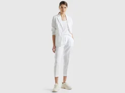 Cropped trousers in 100% linen