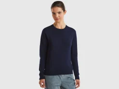 Dark blue crew neck sweater in Merino wool