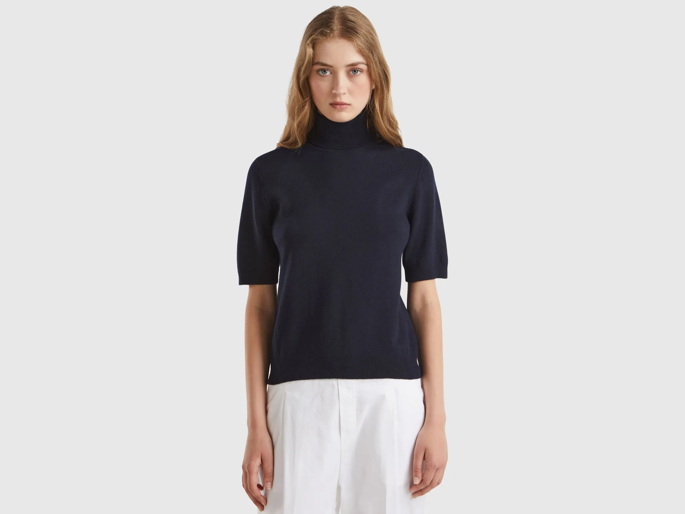 Dark blue short sleeve turtleneck in cashmere blend