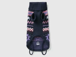 Dark blue sweater for dogs