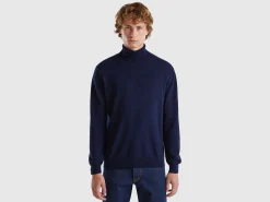 Dark blue turtleneck in pure Merino wool