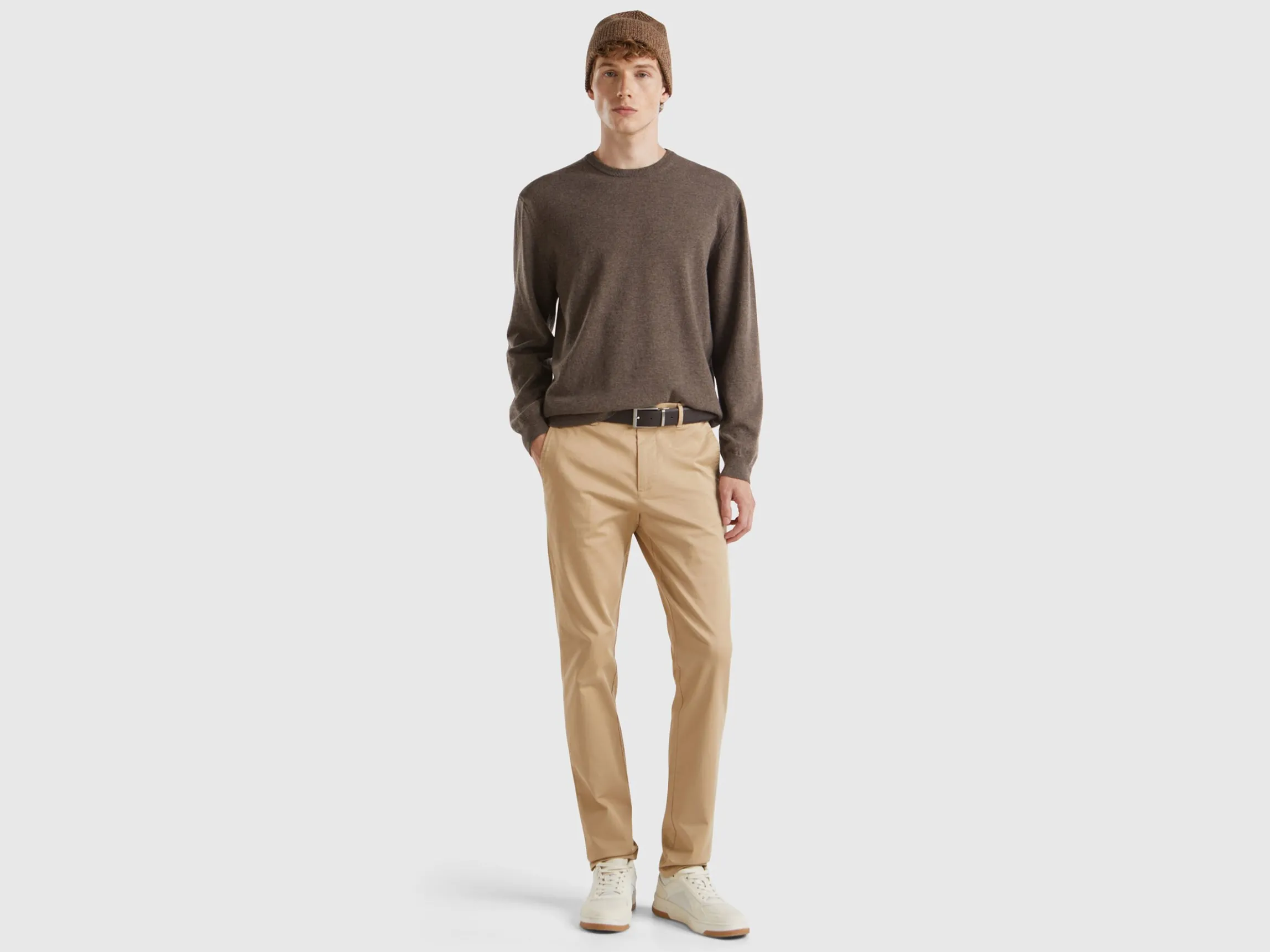 Dark brown crew neck sweater in pure Merino wool