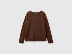 Dark brown crew neck sweater in wool and cashmere blend