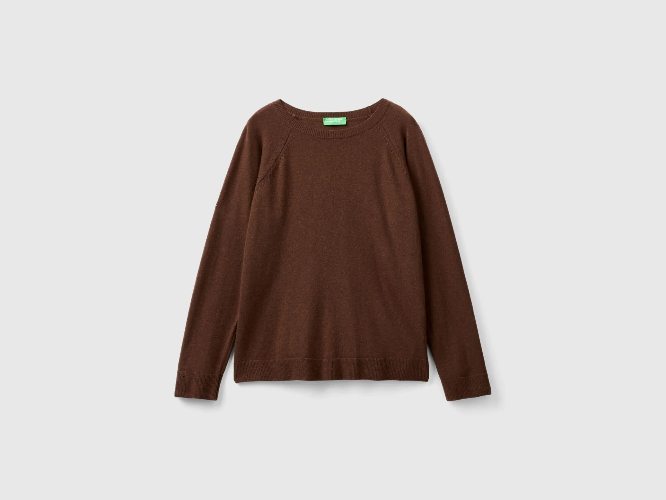 Dark brown crew neck sweater in wool and cashmere blend