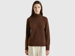 Dark brown turtleneck in wool and cashmere blend