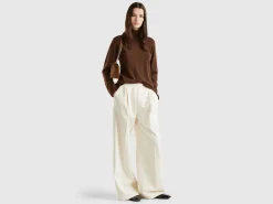Dark brown turtleneck in wool and cashmere blend