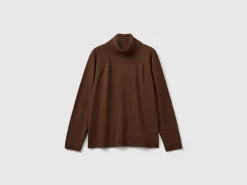 Dark brown turtleneck in wool and cashmere blend
