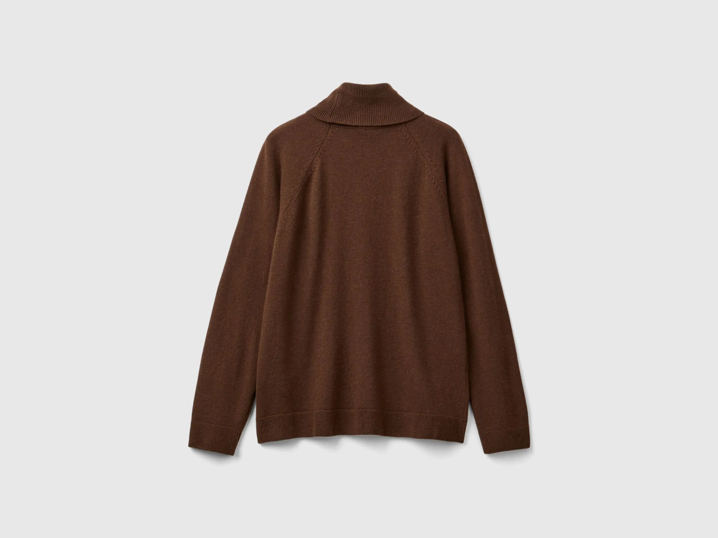 Dark brown turtleneck in wool and cashmere blend