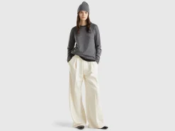 Dark gray crew neck sweater in wool and cashmere blend