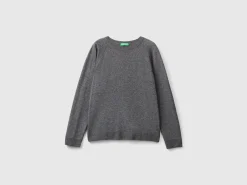 Dark gray crew neck sweater in wool and cashmere blend