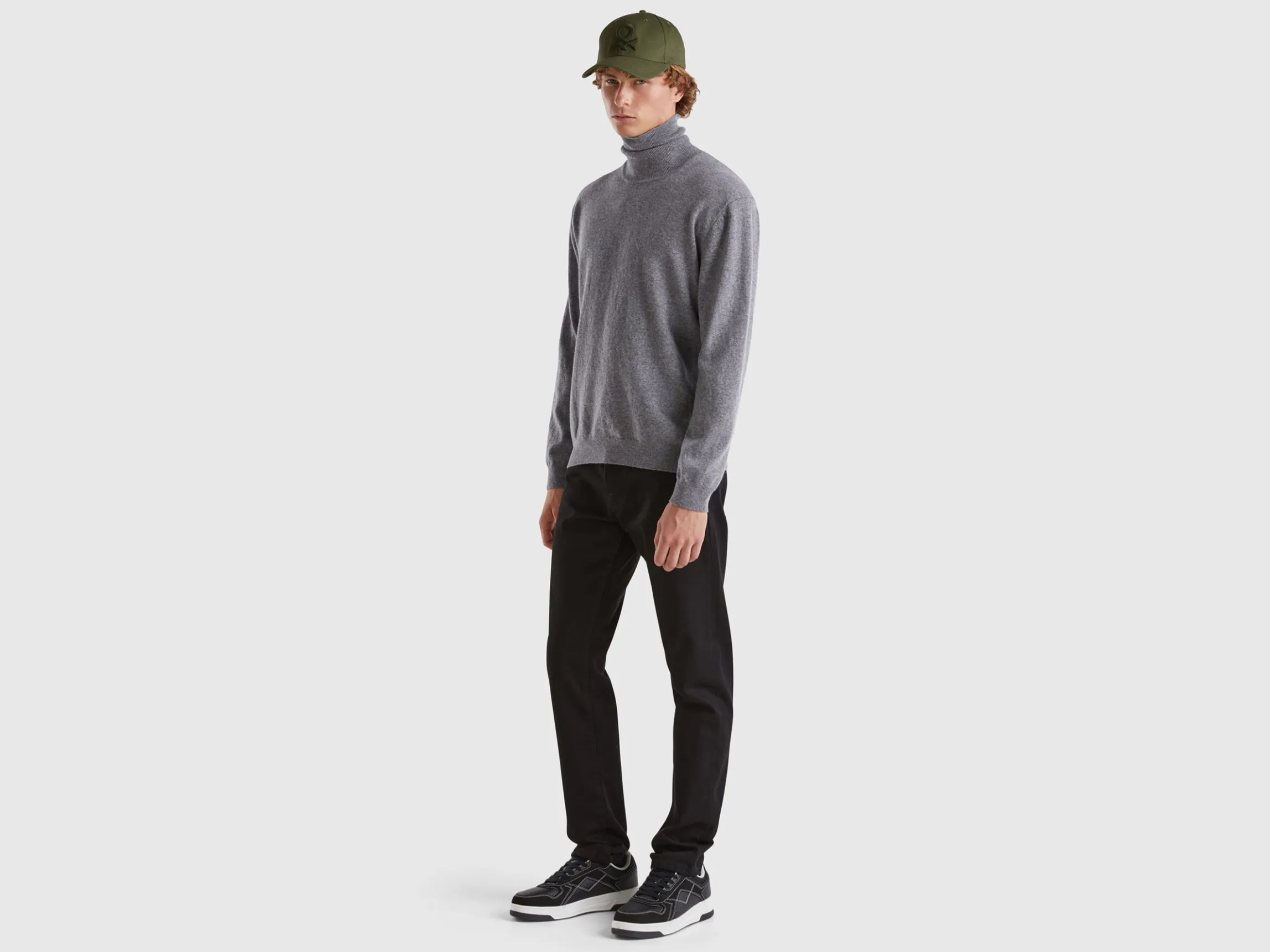 Dark gray turtleneck in pure Merino wool