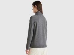 Dark gray turtleneck in wool and cashmere blend