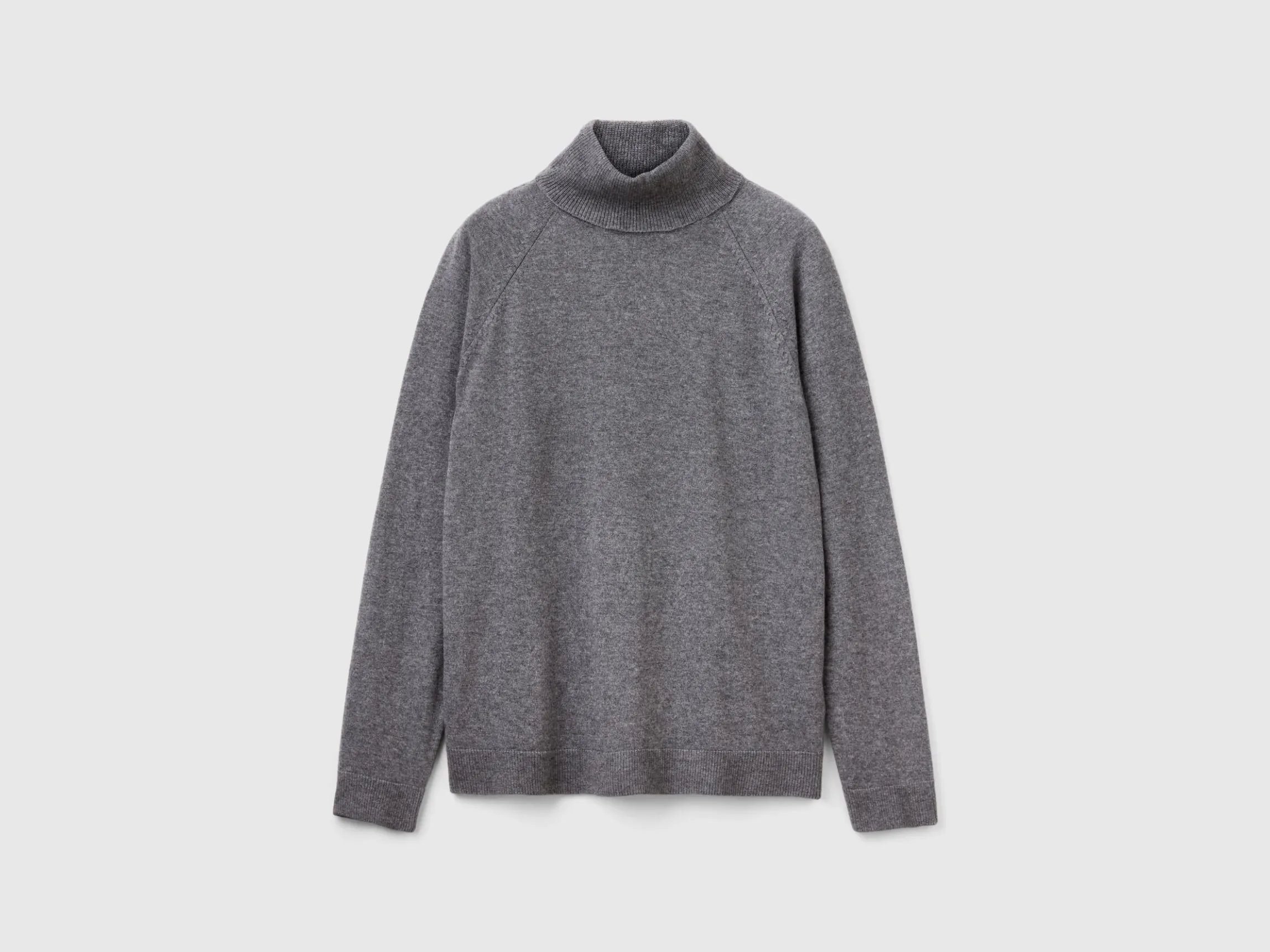 Dark gray turtleneck in wool and cashmere blend