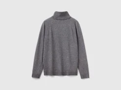 Dark gray turtleneck in wool and cashmere blend