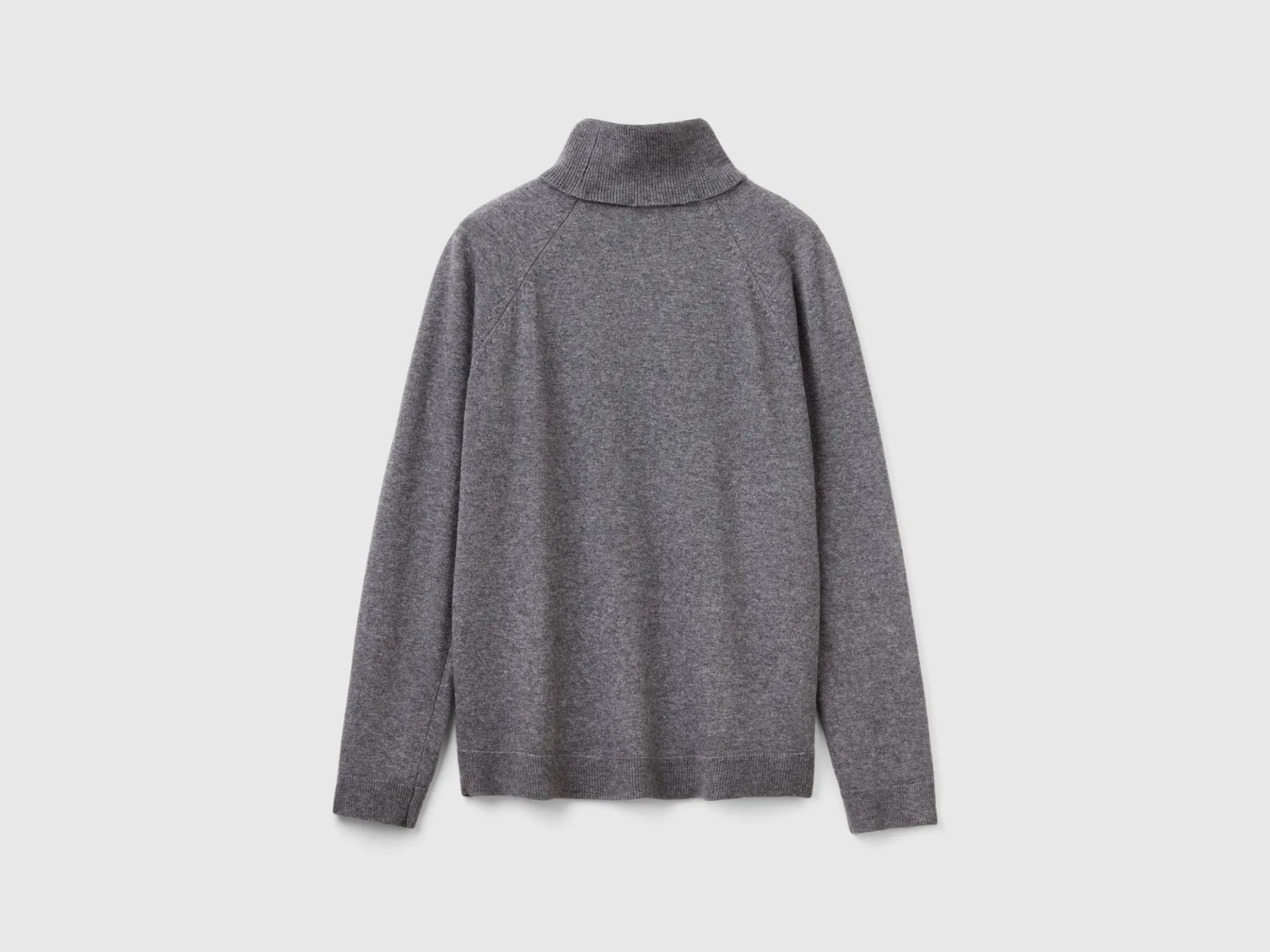 Dark gray turtleneck in wool and cashmere blend