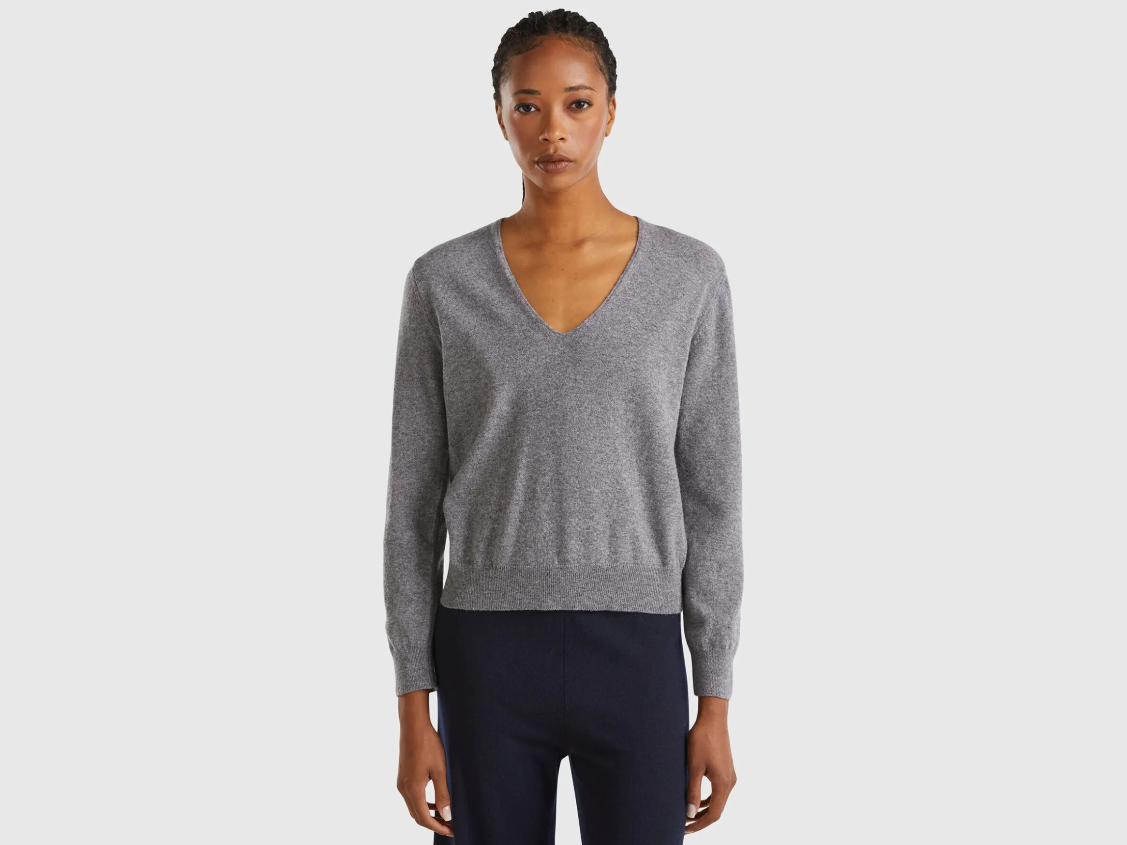 Dark gray V-neck sweater in pure Merino wool