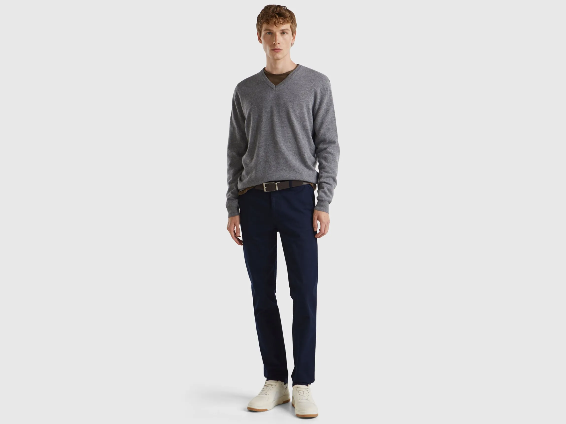 Dark gray V-neck sweater in pure Merino wool
