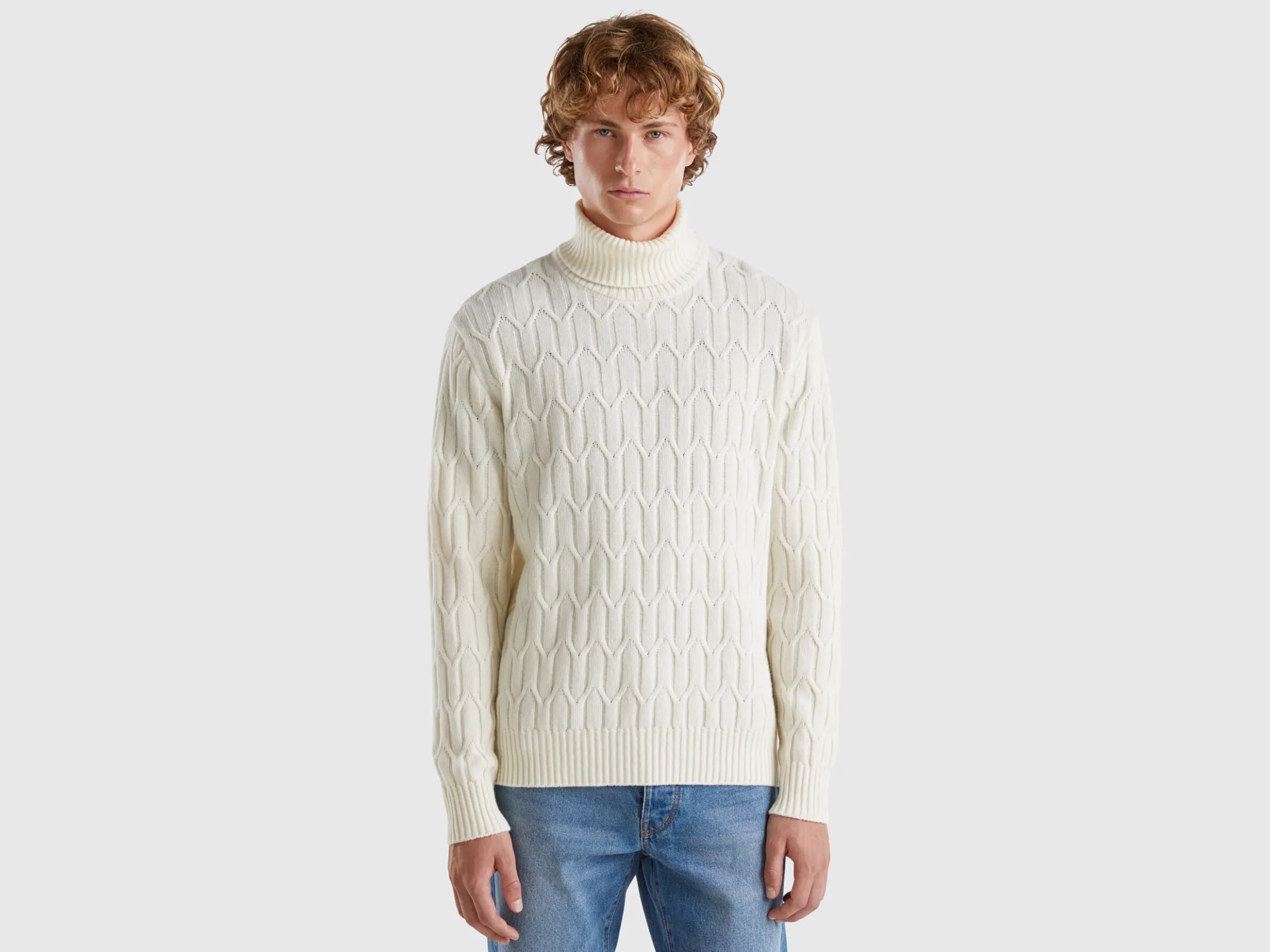 Diamond pattern turtleneck