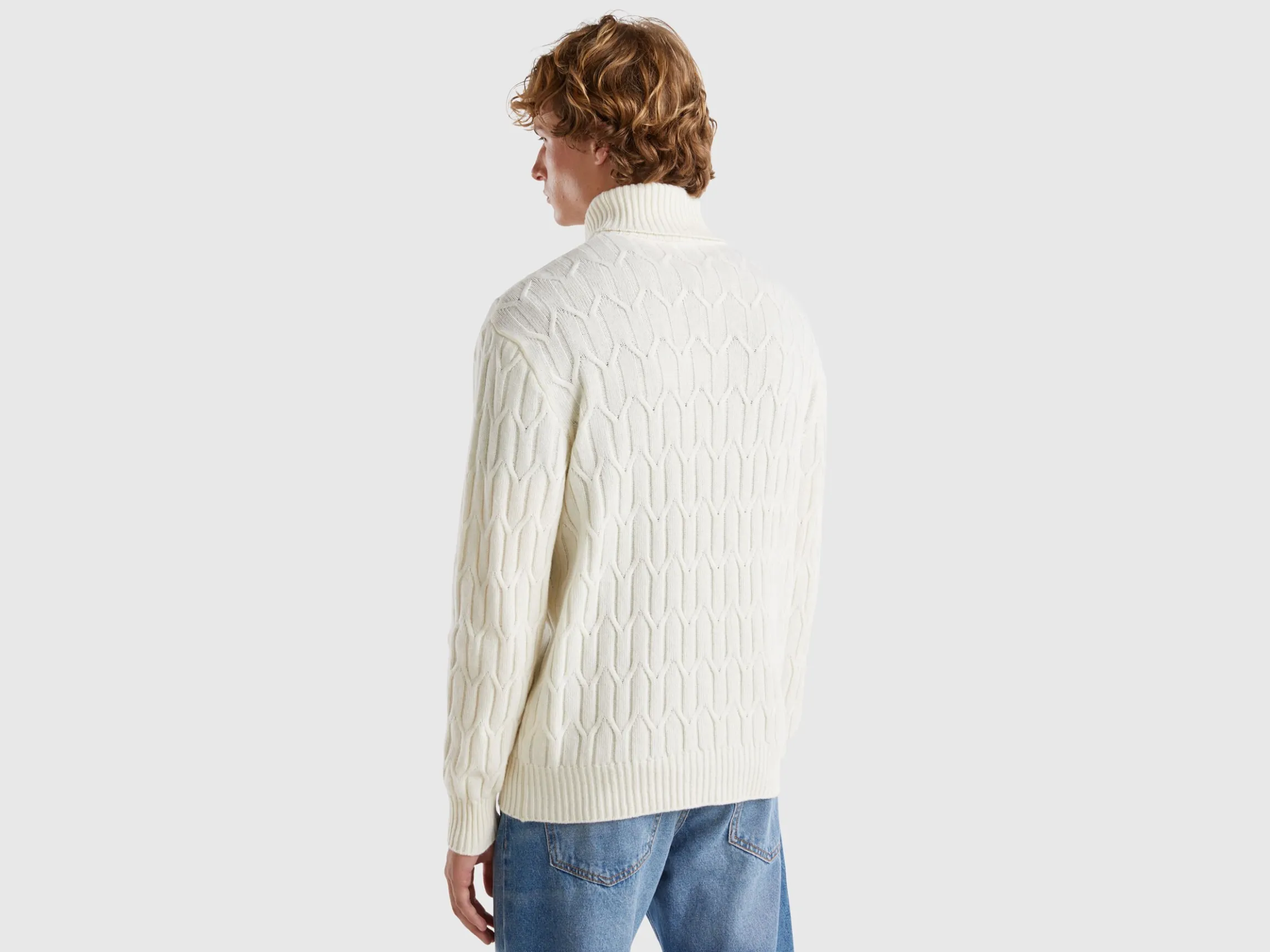 Diamond pattern turtleneck