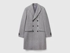 Double-breasted coat in wool blend