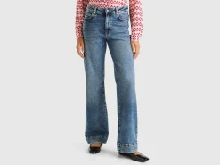 Flared jeans in recycled cotton