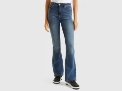 Flared jeans in recycled cotton blend