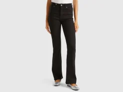 Flared jeans in recycled cotton blend