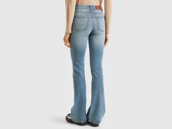 Flared jeans in recycled cotton blend