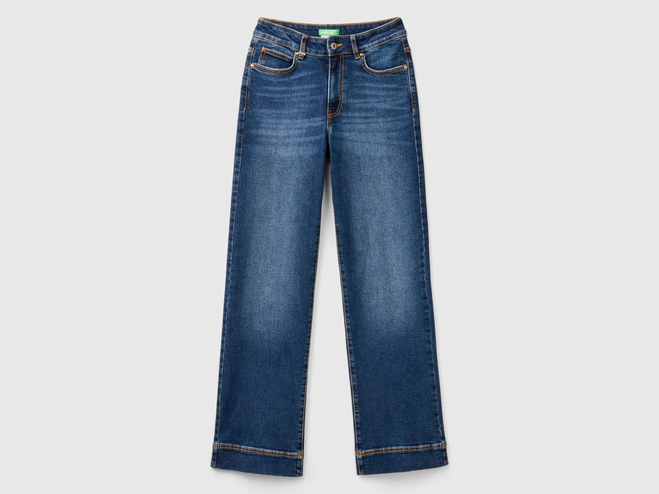 Flared jeans in recycled cotton