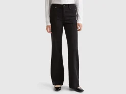 Flared stretch jeans