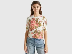 Floral sweater in recycled yarn