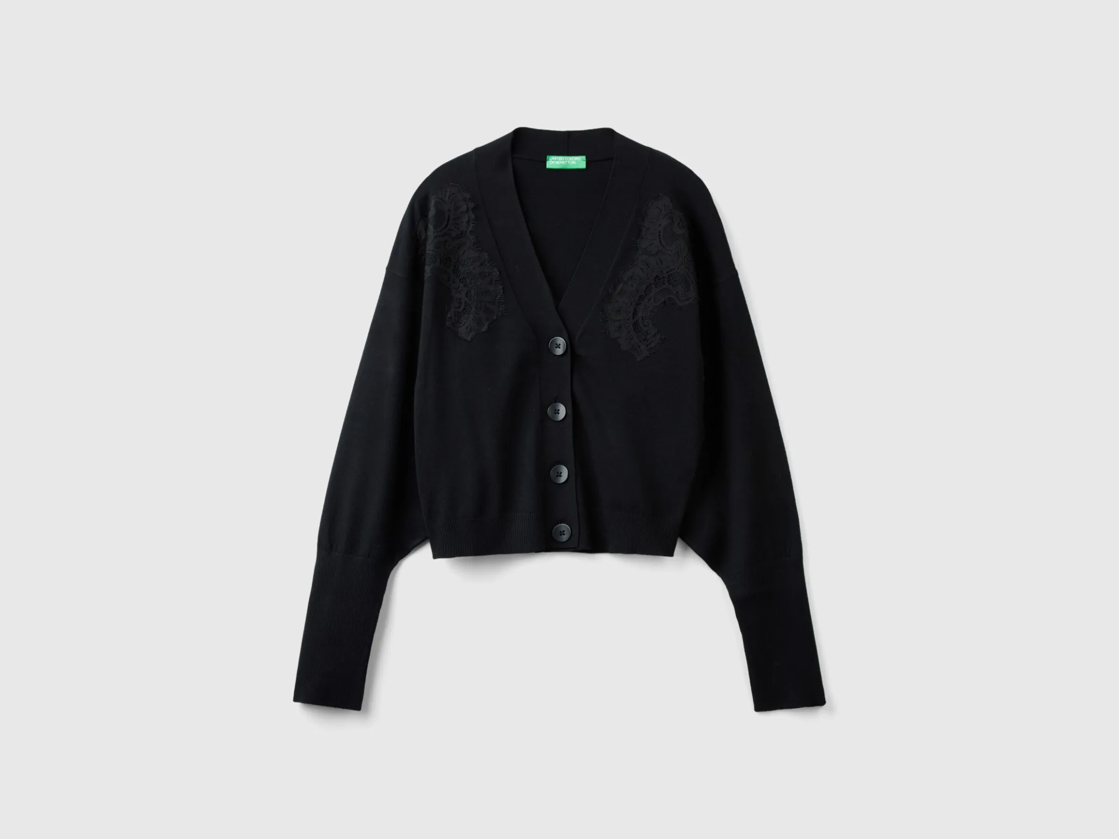 Flowy cardigan with lace