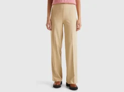 Flowy high-waisted trousers
