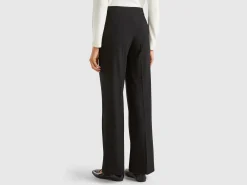 Flowy high-waisted trousers