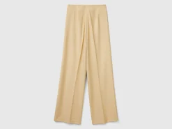 Flowy high-waisted trousers