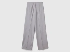 Flowy high-waisted trousers