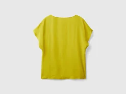 Flowy short sleeve blouse