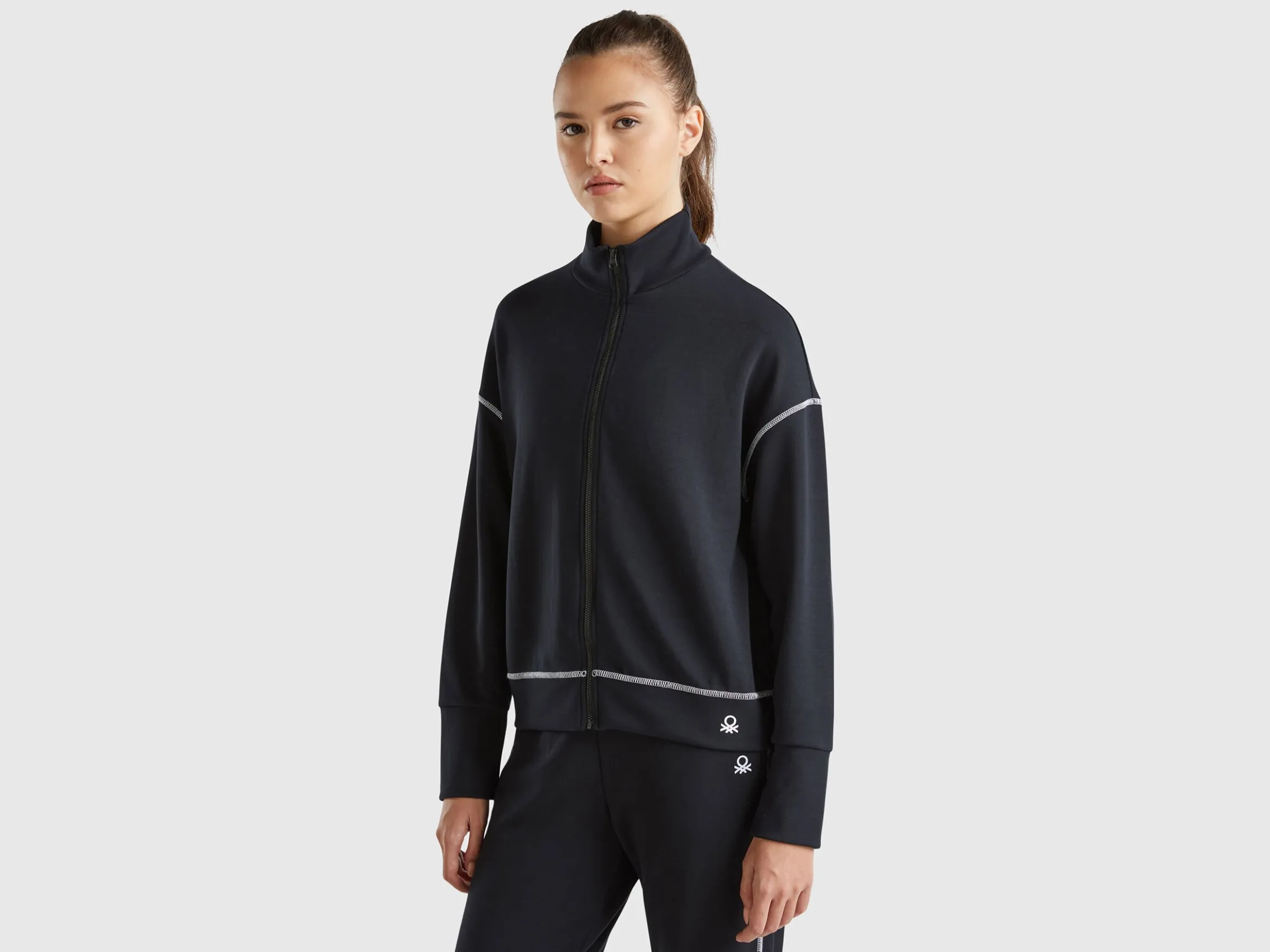 Flowy stretch sweatshirt