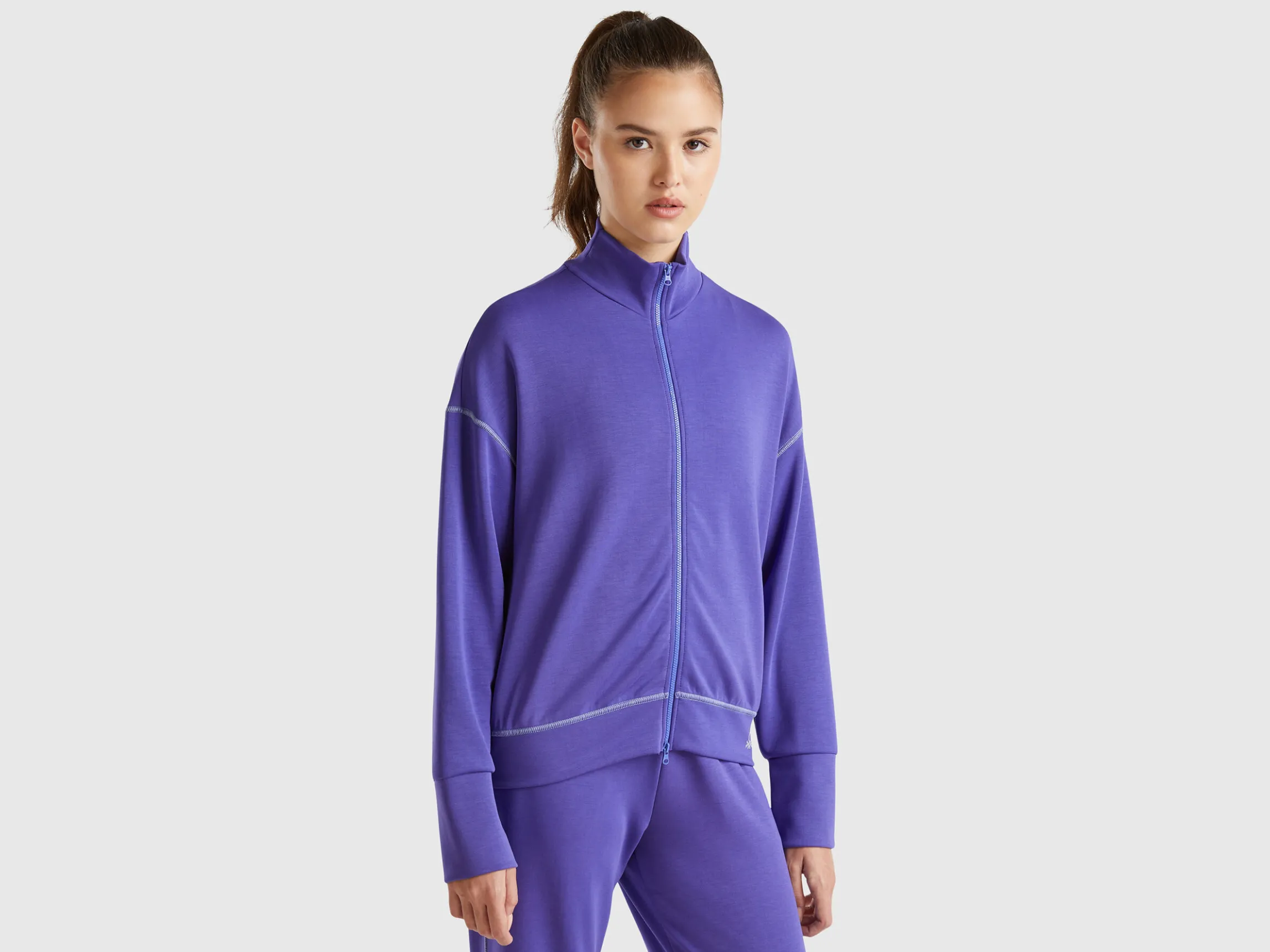 Flowy stretch sweatshirt