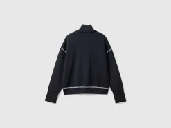 Flowy stretch sweatshirt