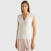 Flowy sweater with V-neck and laces