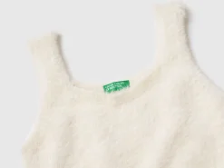 Fluffy yarn top